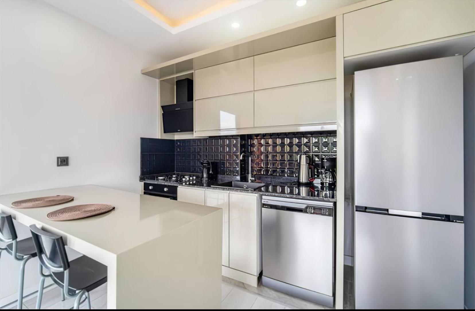 Havalimanina Yakin 1+1 Lux Suite Aksu  Dış mekan fotoğraf