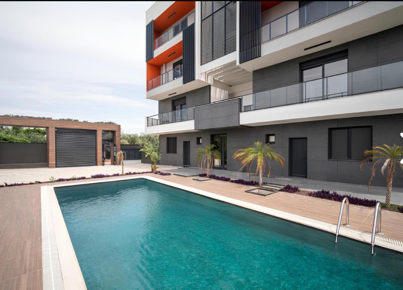 Havalimanina Yakin 1+1 Lux Suite Aksu  Dış mekan fotoğraf