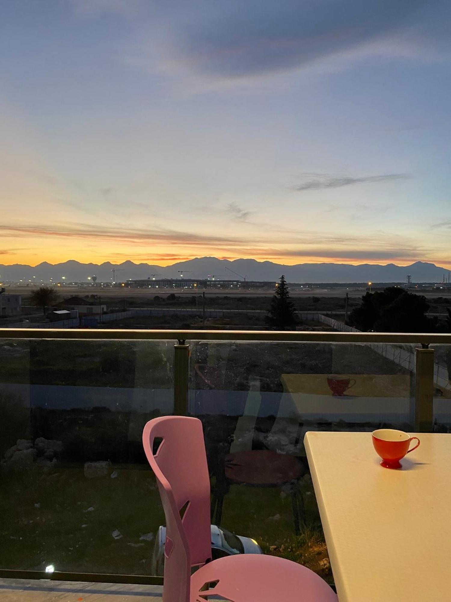 Havalimanina Yakin 1+1 Lux Suite Aksu  Dış mekan fotoğraf